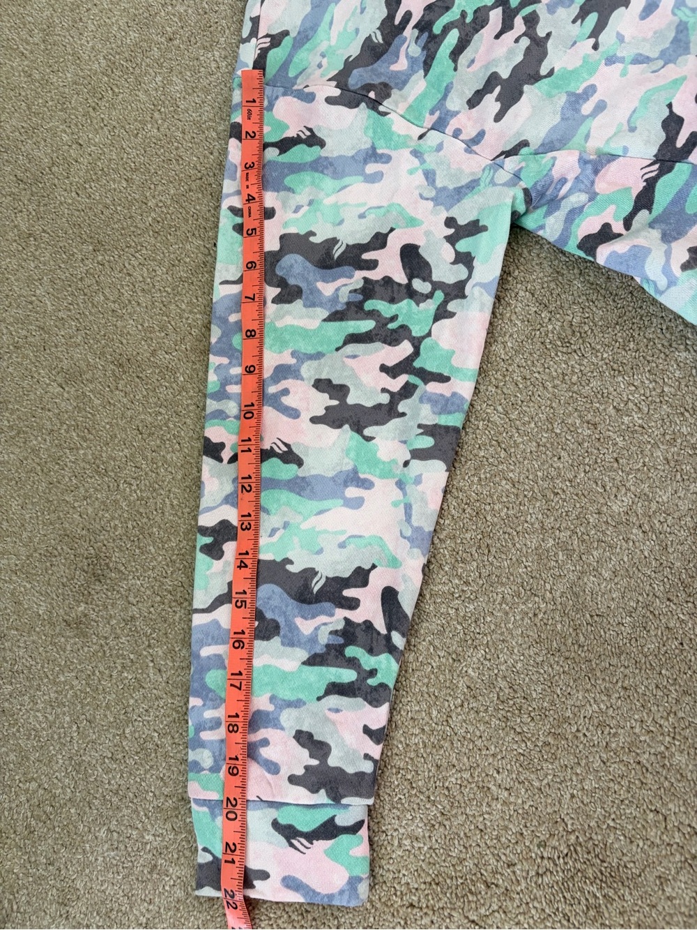 Fabletics Camo Print Athletic Camo Print Athletic Hoodie Sweatshirt Medium - Picture 10 of 10